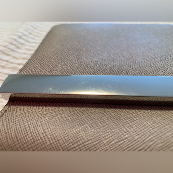 Michael Kors clutch with removable strap - Picture 6 of 10